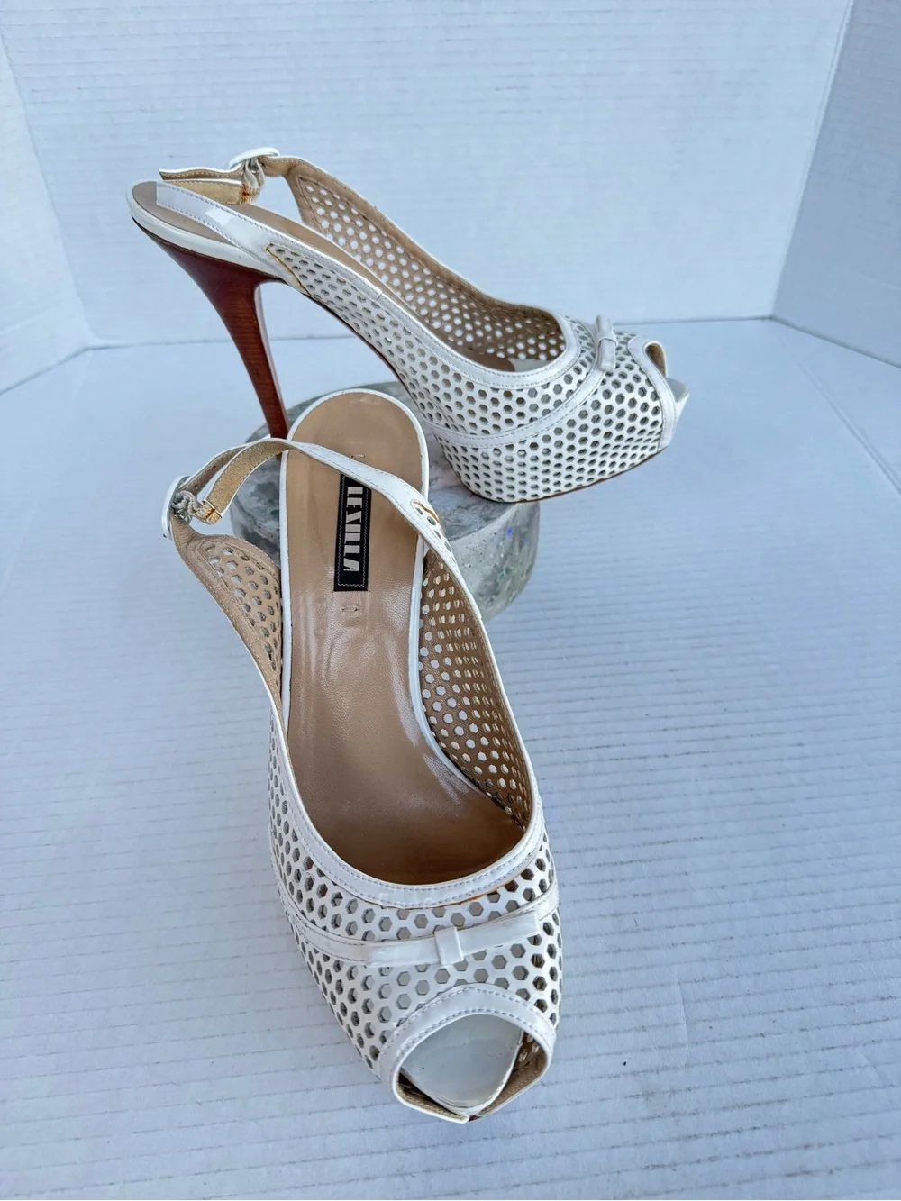 Le Silla White Perforated Leather Platform Peep Toe Heels Sz 40